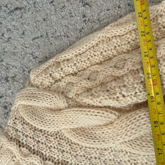 Highland home industries 100 percent wool cable knit turtleneck in GUC - Picture 8 of 13